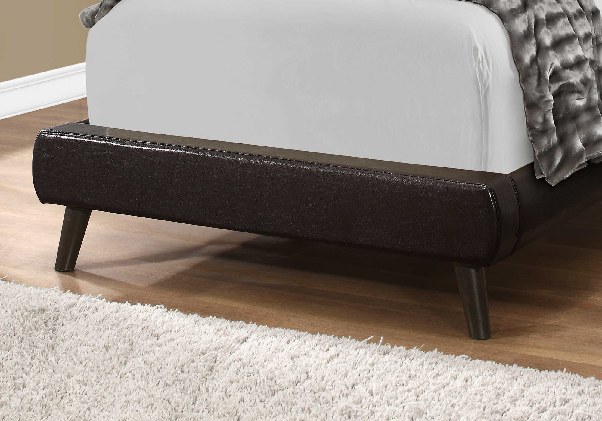 VANTAGE RETRO™ – UPHOLSTERED SINGLE BED – I-5982T