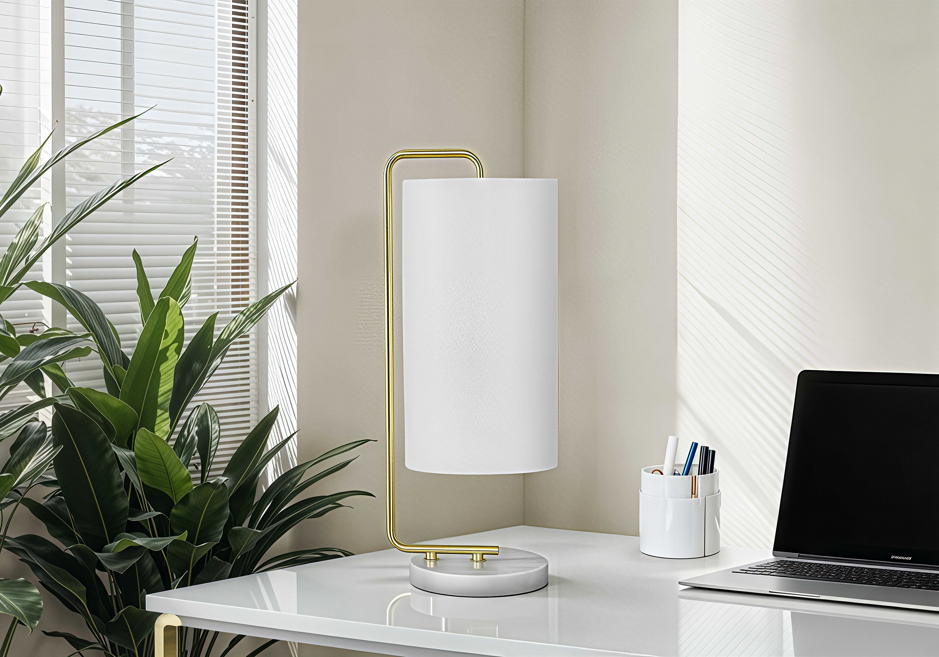 ELYSARA MARBLE™ – MODERN WHITE MARBLE TABLE LAMP – I 9636