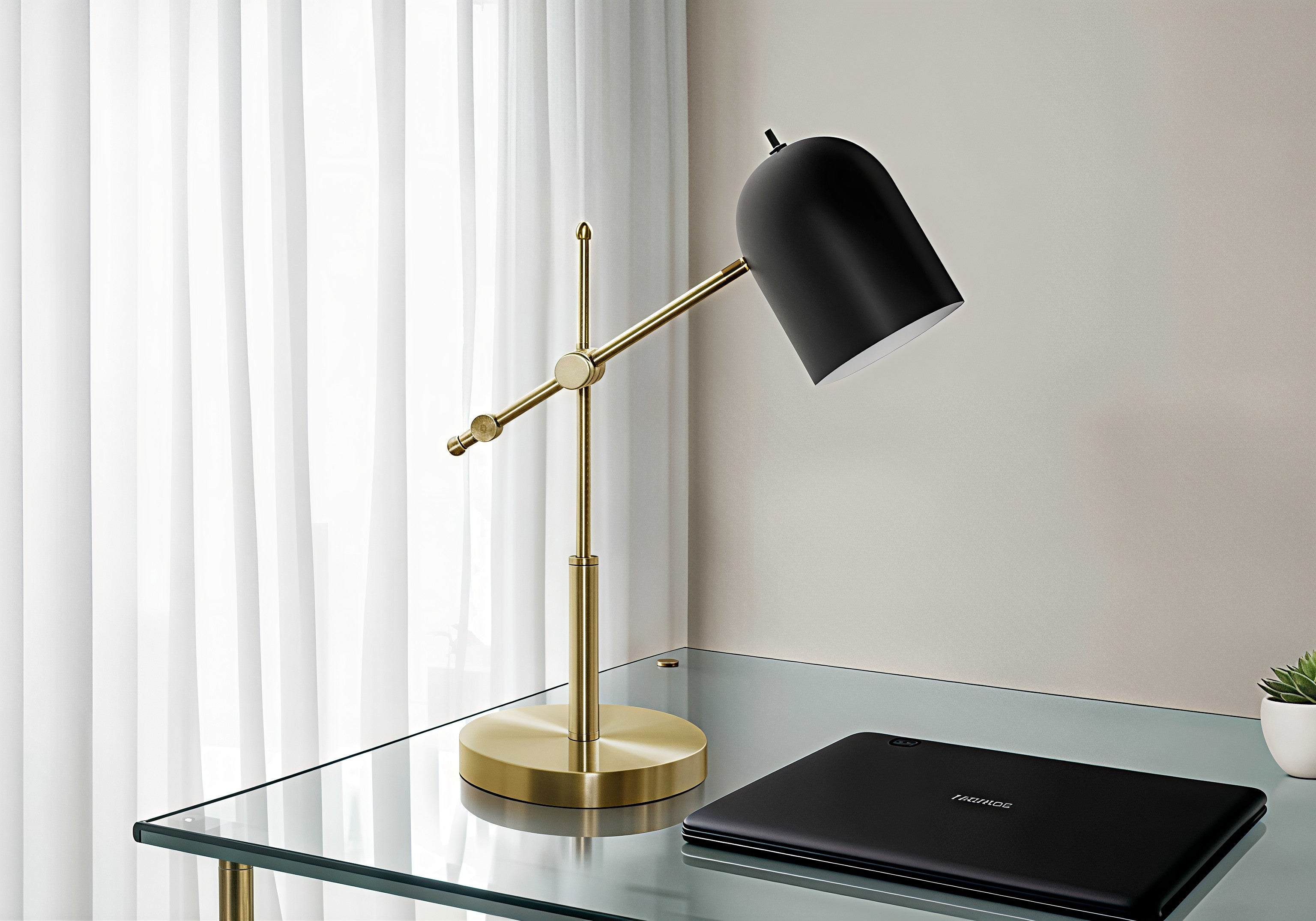 AURELION TASK™ – MODERN BRASS TABLE LAMP – I 9766